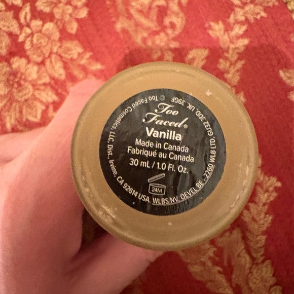 Two Faced Born This Way foundation Vanilla - Picture 2 of 5